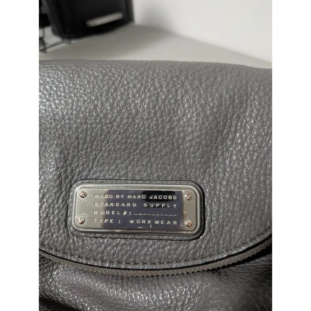 Marc by Marc Jacobs Classic Q Natasha Crossbody Bag Gray Pebbled Leather Y2K